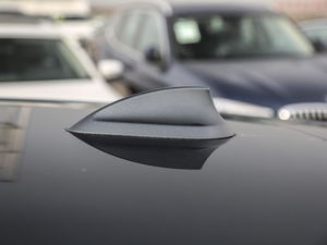 2018sDrive 20i MԽҰb V ^