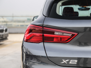 2018sDrive 20i MԽҰb V ^