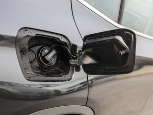 2018sDrive 20i MԽҰb V w