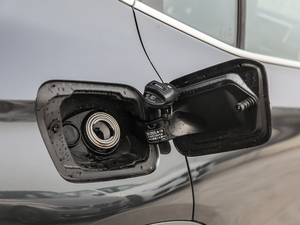 2018sDrive 20i MԽҰb V ^