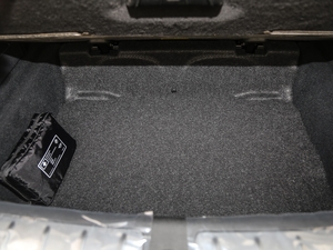 2018sDrive 20i MԽҰb V g