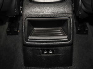 2018sDrive 20i MԽҰb V g