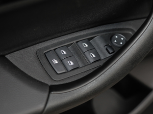 2018sDrive 20i MԽҰb V {܇ƅ^	