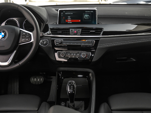 2018sDrive 20i MԽҰb V п_