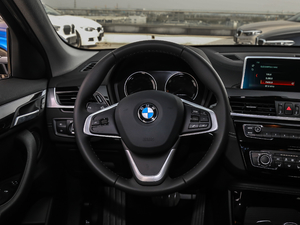 2018sDrive 20i MԽҰb V P