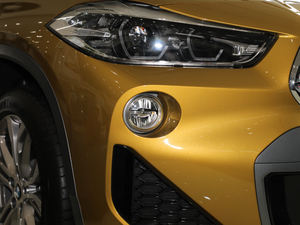 2018sDrive 25i IMԽҰb V ^