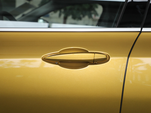 2018sDrive 25i IMԽҰb V {T