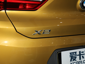 2018sDrive 25i IMԽҰb V ^