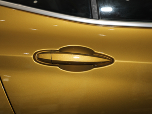 2018sDrive 25i IMԽҰb V (ji)^