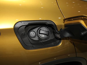 2018sDrive 25i IMԽҰb V (ji)^