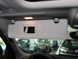 2018sDrive 25i IMԽҰb V ꖰ壨