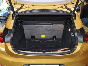 2018sDrive 25i IMԽҰb V g