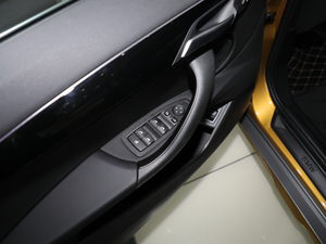 2018sDrive 25i IMԽҰb V {܇ƅ^(q)	