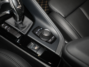 2018sDrive 25i IMԽҰb V п؅^(q)