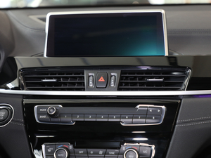 2018sDrive 25i IMԽҰb V {(dio)L