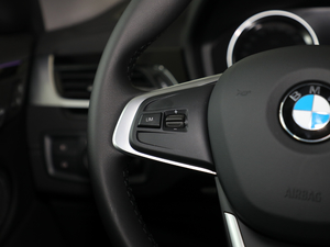 2018sDrive 25i IMԽҰb V п؅^(q)