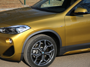 2018xDrive 25i MԽҰb V ^