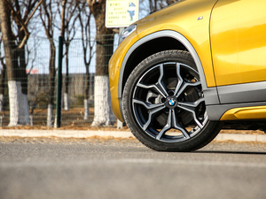 2018xDrive 25i MԽҰb V ^