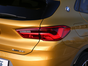 2018xDrive 25i MԽҰb V ^