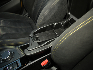 2018xDrive 25i MԽҰb V g