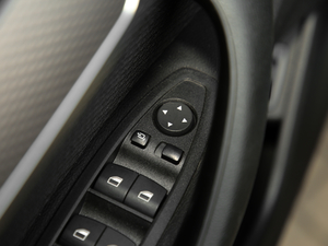 2018xDrive 25i MԽҰb V п؅^