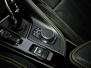 2018xDrive 25i MԽҰb V п؅^