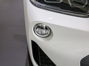 2018sDrive 20i MԽҰb V ^