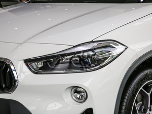 2018sDrive 20i MԽҰb V ^