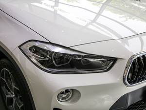 2018sDrive 20i MԽҰb V ^