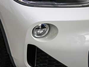 2018sDrive 20i MԽҰb V ^