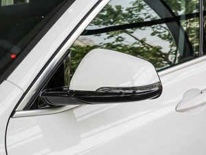 2018sDrive 20i MԽҰb V ^