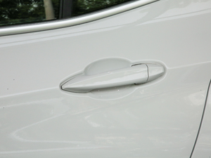 2018sDrive 20i MԽҰb V ^