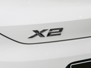 2018sDrive 20i MԽҰb V ^