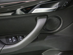 2018sDrive 20i MԽҰb (gu)V g