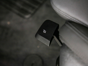 2018sDrive 20i MԽҰb (gu)V g