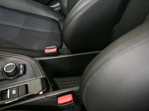 2018sDrive 20i MԽҰb (gu)V g