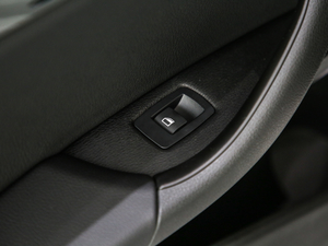 2018sDrive 20i MԽҰb (gu)V g