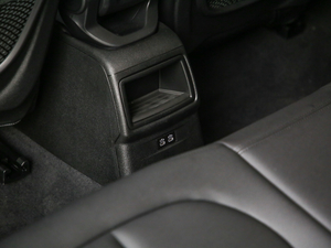 2018sDrive 20i MԽҰb (gu)V g