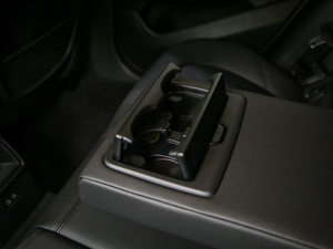 2018sDrive 20i MԽҰb (gu)V g