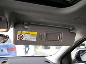 2018sDrive 20i MԽҰb (gu)V g