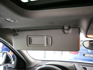 2018sDrive 20i MԽҰb (gu)V g