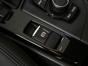 2018款sDrive 20i M越野套装 国V 驻车制动器