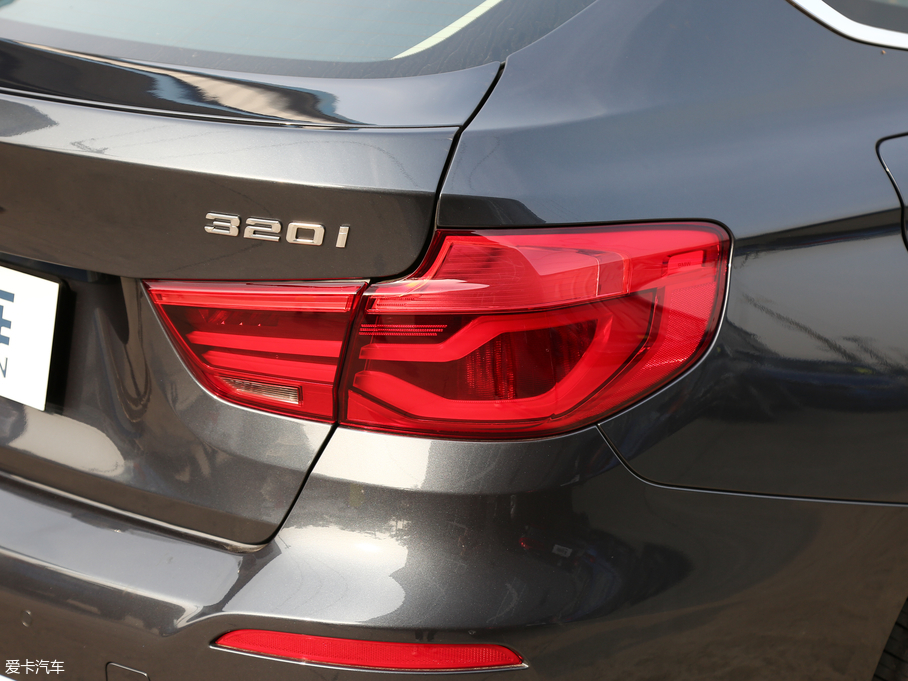 2018R3ϵGT 320i AOӋb