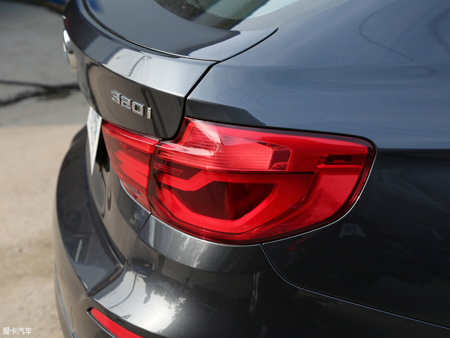 2018R3ϵGT 320i AOӋb