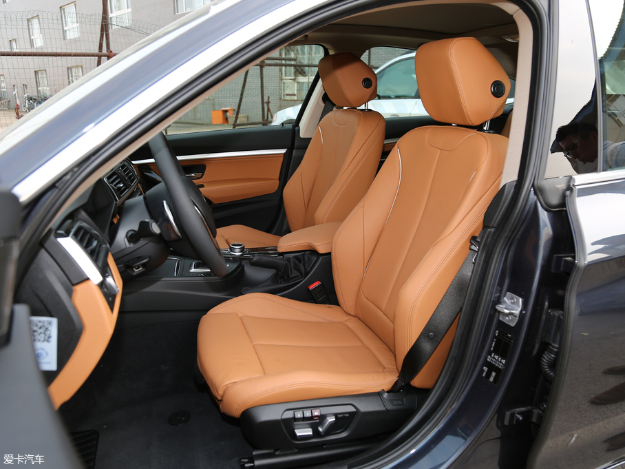 2018R3ϵGT 320i AOӋb