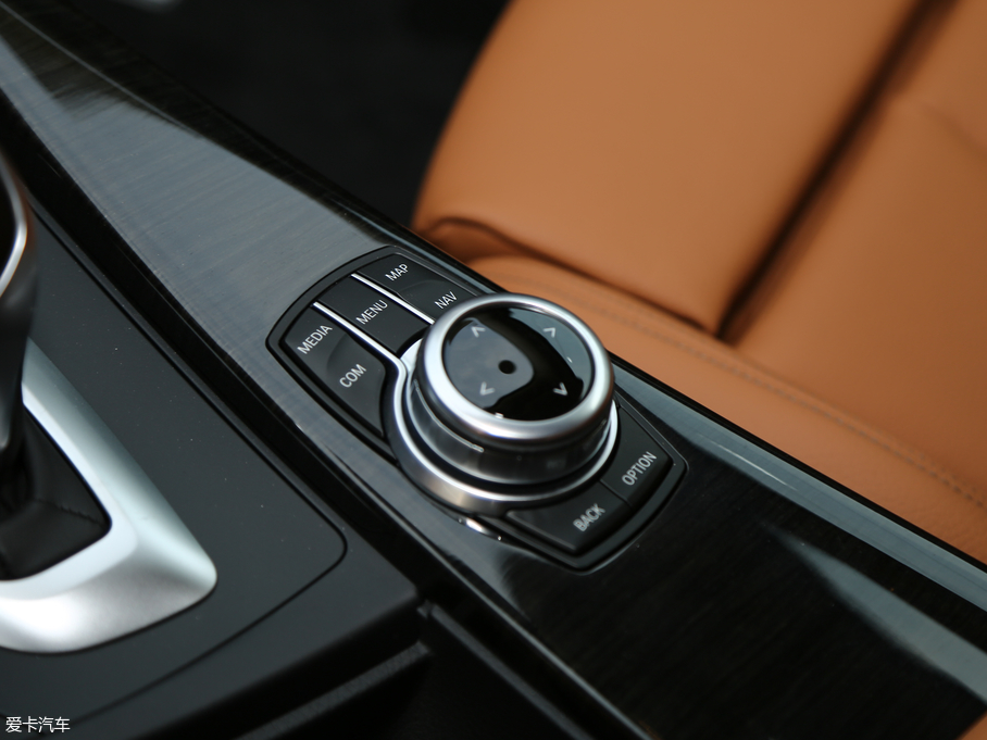 2018R3ϵGT 320i AOӋb