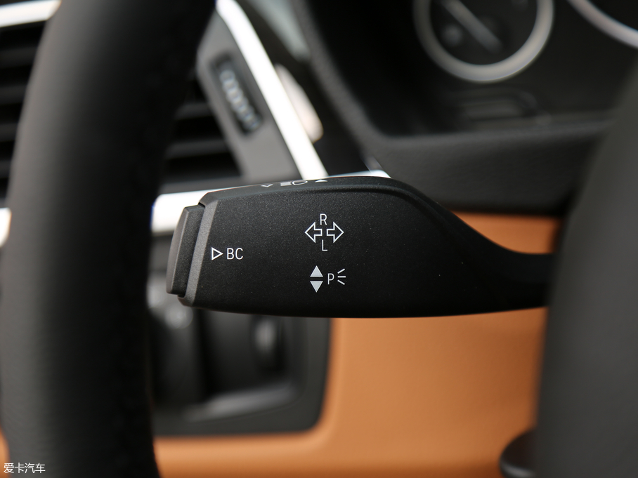 2018R3ϵGT 320i AOӋb