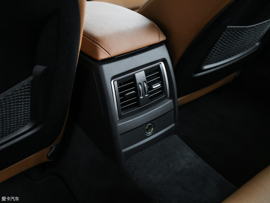 2018R3ϵGT 330i xDrive M \