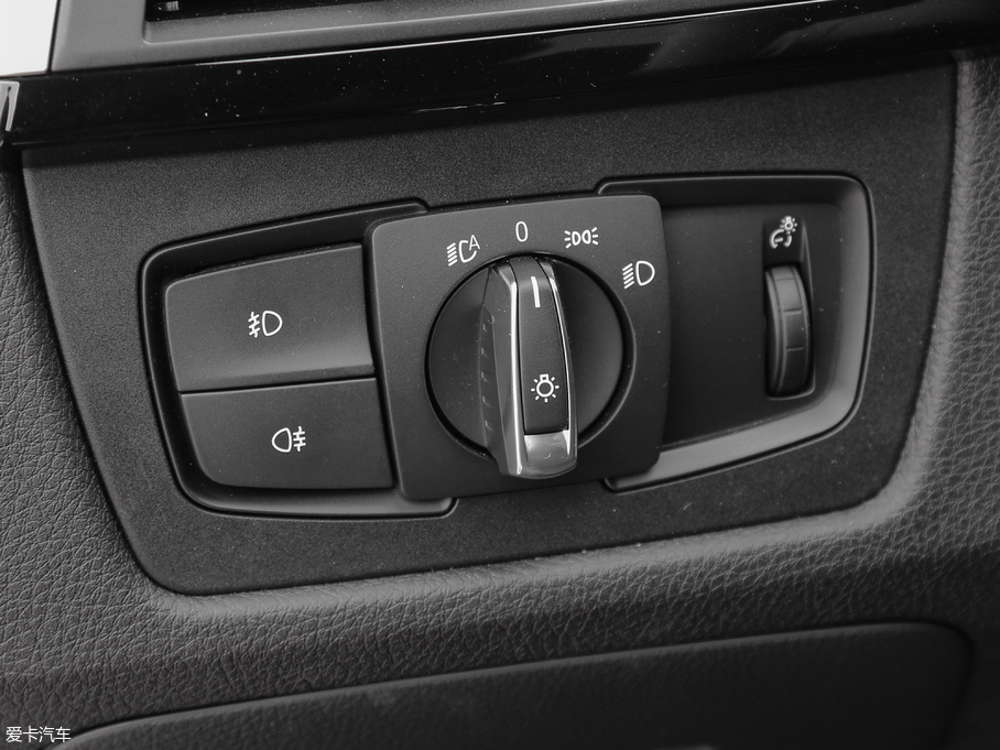 2018R3ϵGT 320i M \