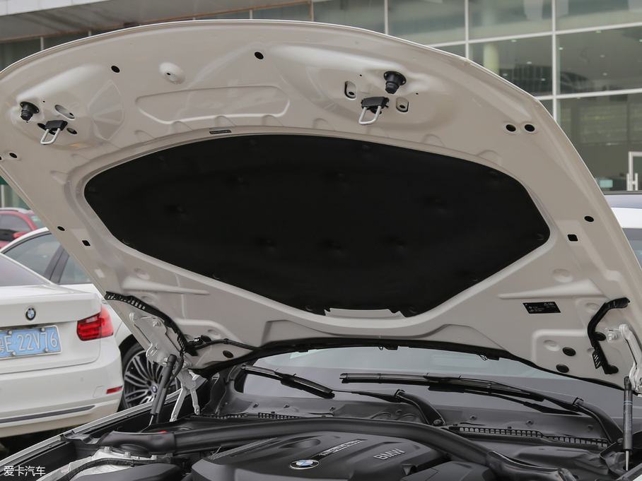 2018R3ϵGT 320i M \